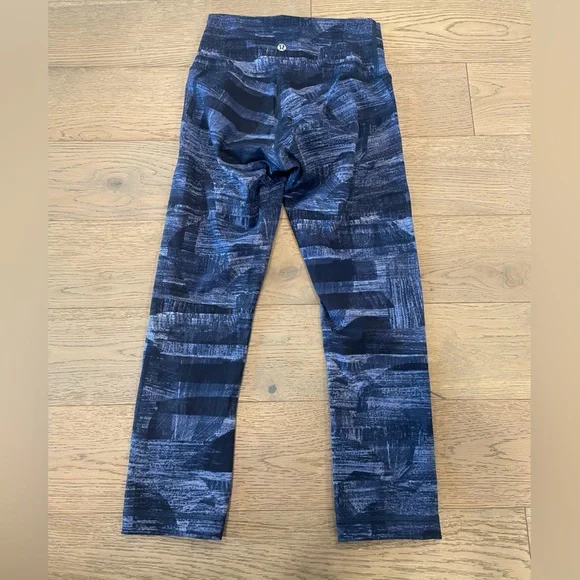 Lot of 4 capri leggings - lululemon, H&M - Picture 8 of 16